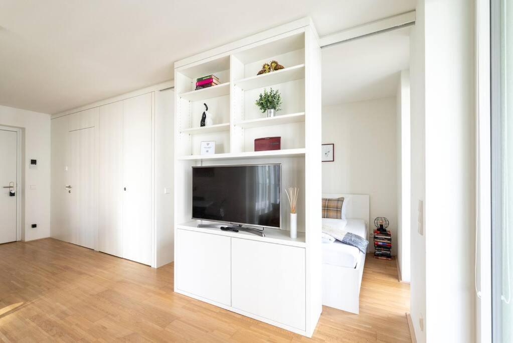 Smart With Terrace By Hm Wien